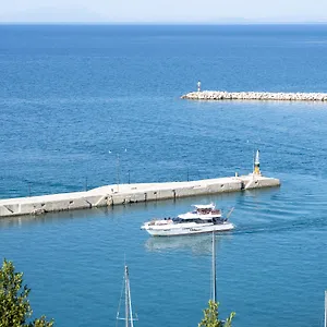 Faro Del Porto Poros (Kefalonia)